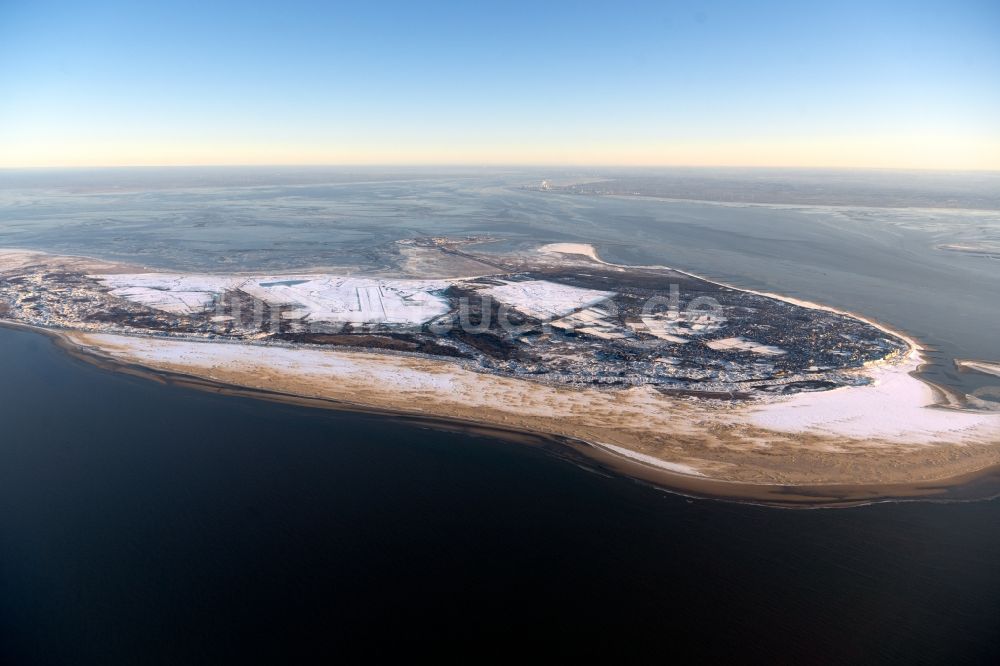 Luftbild Borkum - Winterluftbild Sand- Landschaft im Küstenbereich der Nordseeinsel Borkum im Bundesland Niedersachsen
