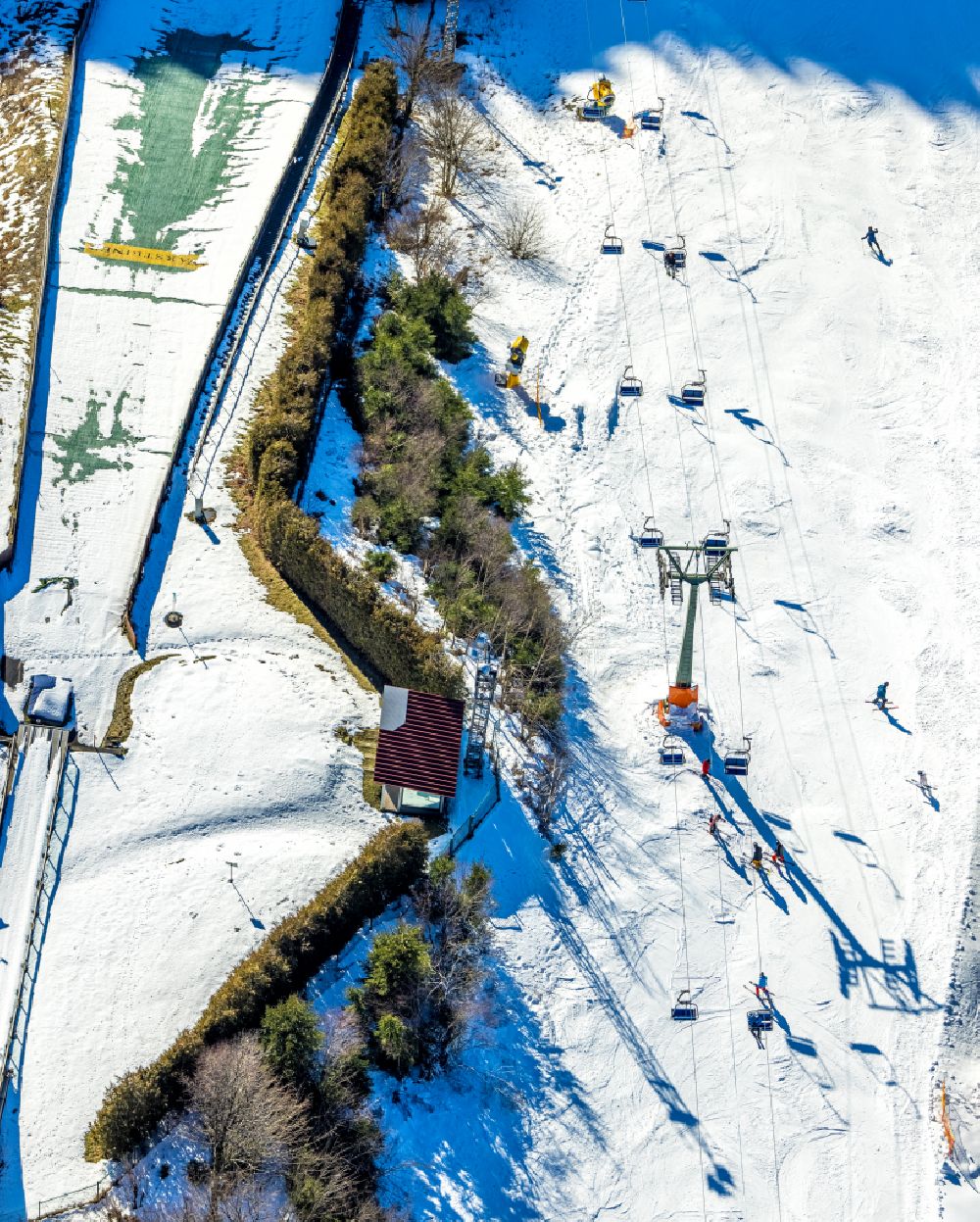 Luftaufnahme Winterberg - Winterluftbild Sankt Georg Sprungschanze in Winterberg im Bundesland Nordrhein-Westfalen