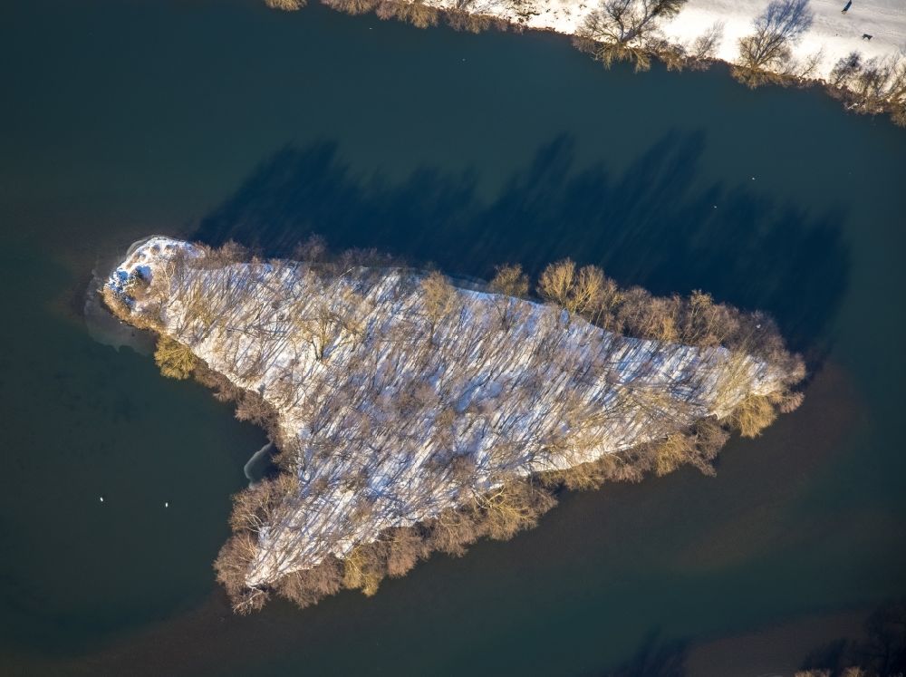 Luftbild Witten - Winterluftbild See- Herzinsel im Kemnader See in Witten im Bundesland Nordrhein-Westfalen, Deutschland