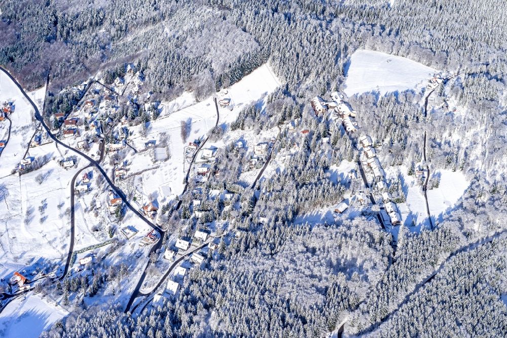 Luftaufnahme Sasbachwalden - Winterluftbild Siedlungsgebiet in Sasbachwalden im Bundesland Baden-Württemberg, Deutschland