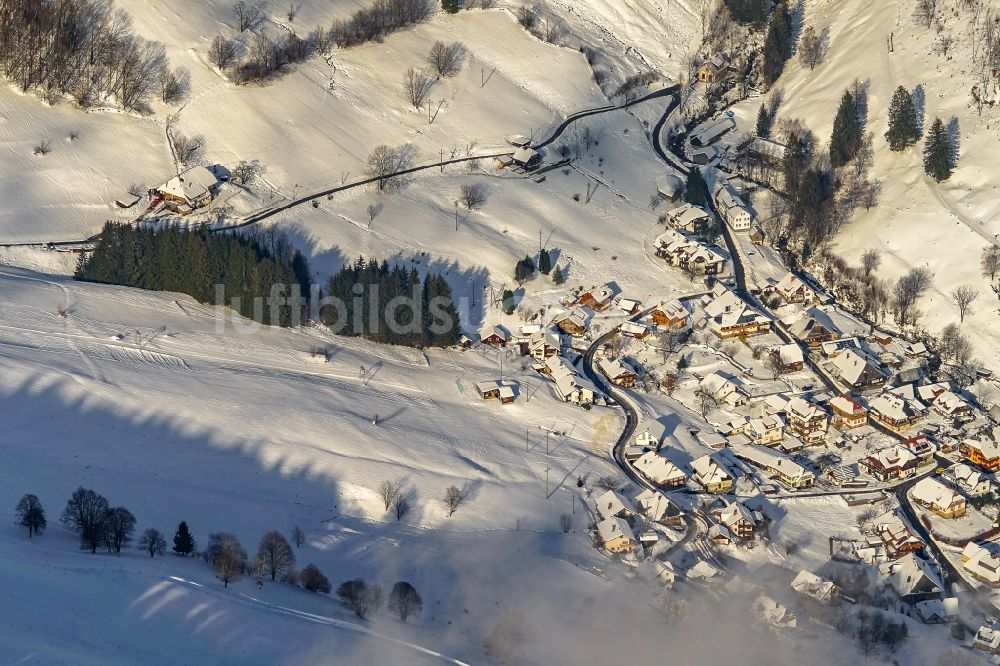 Todtnau von oben - Winterluftbild Siedlungsgebiet Totnauberg in Todtnau im Bundesland Baden-Württemberg, Deutschland