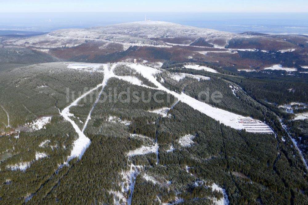 Luftaufnahme Braunlage - Winterluftbild Skigebiet Wurmberg in Braunlage im Bundesland Niedersachsen, Deutschland