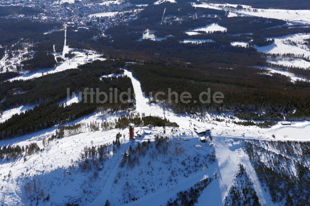 Braunlage von oben - Winterluftbild Skigebiet Wurmberg in Braunlage im Bundesland Niedersachsen, Deutschland