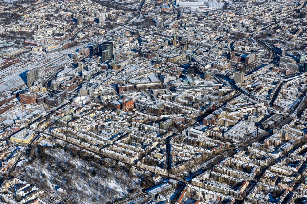 Dortmund von oben - Winterluftbild Stadtansicht vom Innenstadtbereich in Dortmund im Bundesland Nordrhein-Westfalen, Deutschland