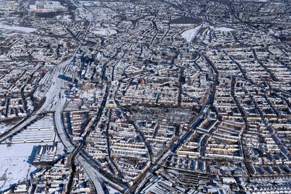 Dortmund aus der Vogelperspektive: Winterluftbild Stadtansicht vom Innenstadtbereich in Dortmund im Bundesland Nordrhein-Westfalen, Deutschland