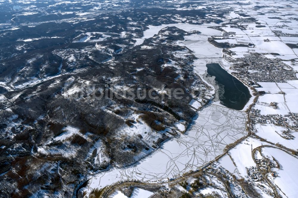 Günne von oben - Winterluftbild Staubecken und Stausee in Günne im Bundesland Nordrhein-Westfalen, Deutschland