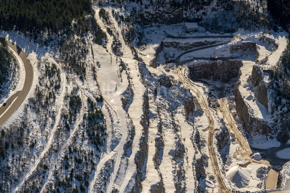 Luftaufnahme Seebach - Winterluftbild Steinbruch zum Abbau von Granit in Seebach im Bundesland Baden-Württemberg, Deutschland