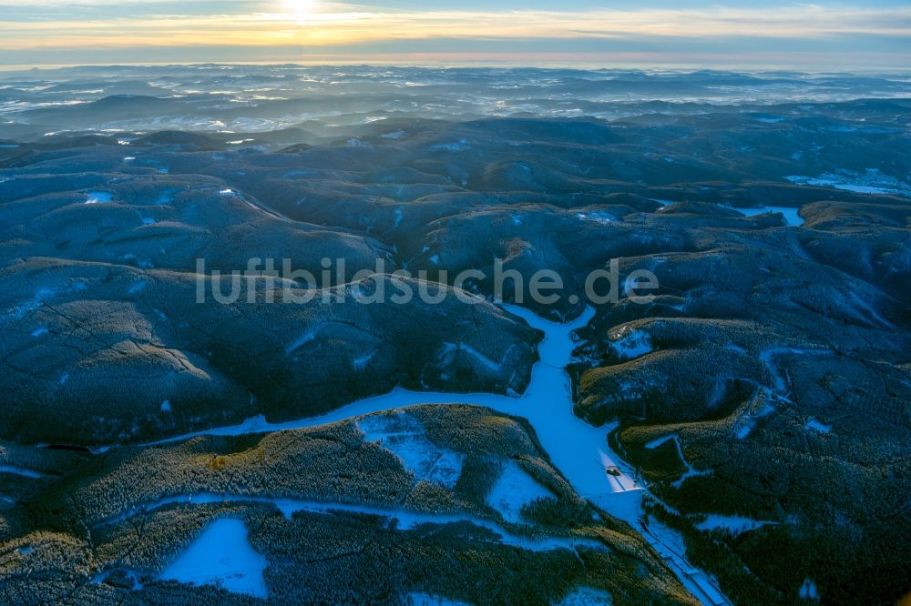 Luftaufnahme Luisenthal - Winterluftbild Talsperren - Staudamm und Stausee in Luisenthal im Bundesland Thüringen, Deutschland