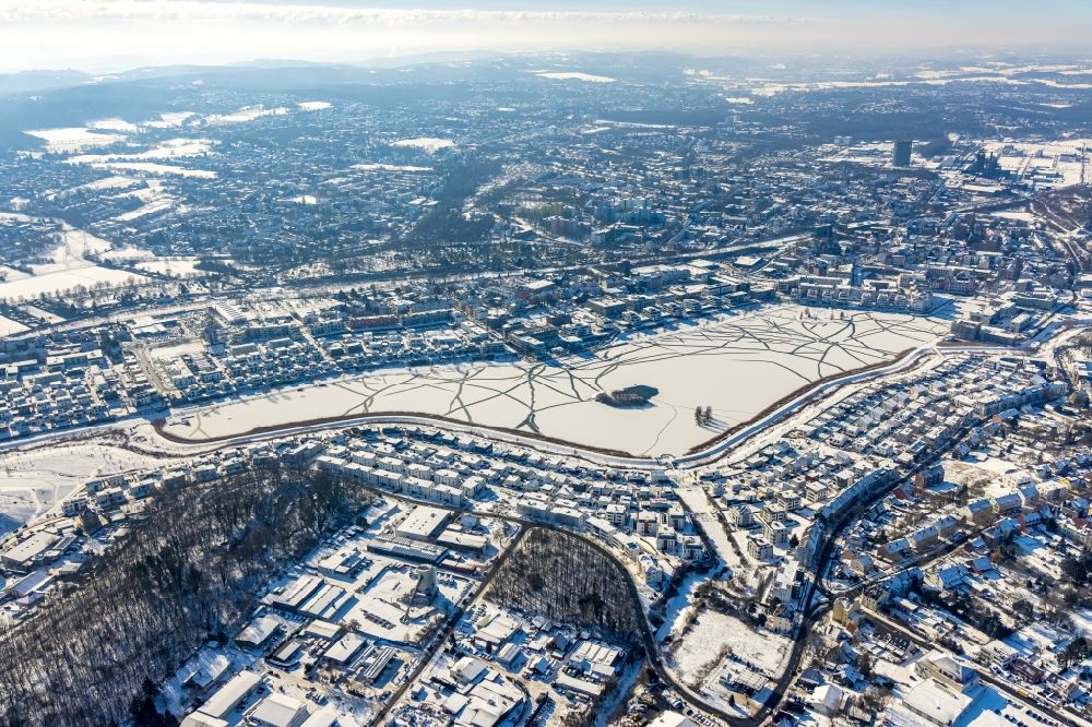 Dortmund von oben - Winterluftbild Wohngebiete am Phoenix See in Dortmund im Bundesland Nordrhein-Westfalen