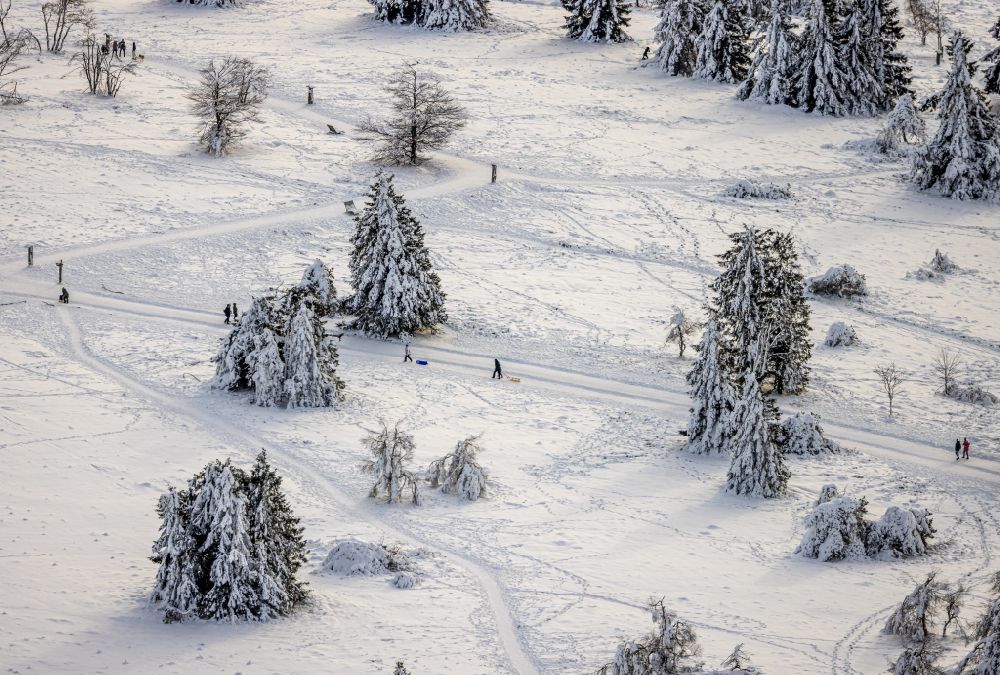 Winterberg aus der Vogelperspektive: Wintersportgebiet in Winterberg im Bundesland Nordrhein-Westfalen, Deutschland