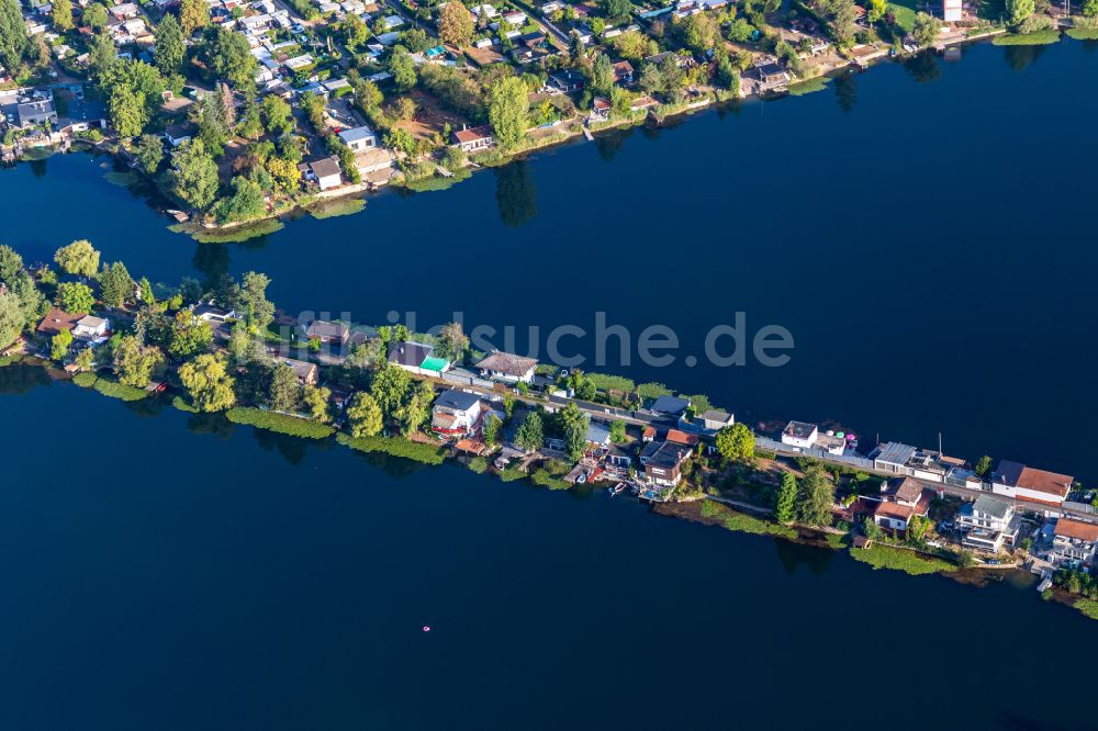 Altrip aus der Vogelperspektive: Wochenendhäuser am See Blaue Adria in Altrip im Bundesland Rheinland-Pfalz