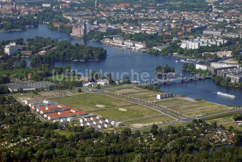 Luftbild Berlin - Wohn- und Bebauungsflächen der Wasserstadt Spandau am Spandauer See