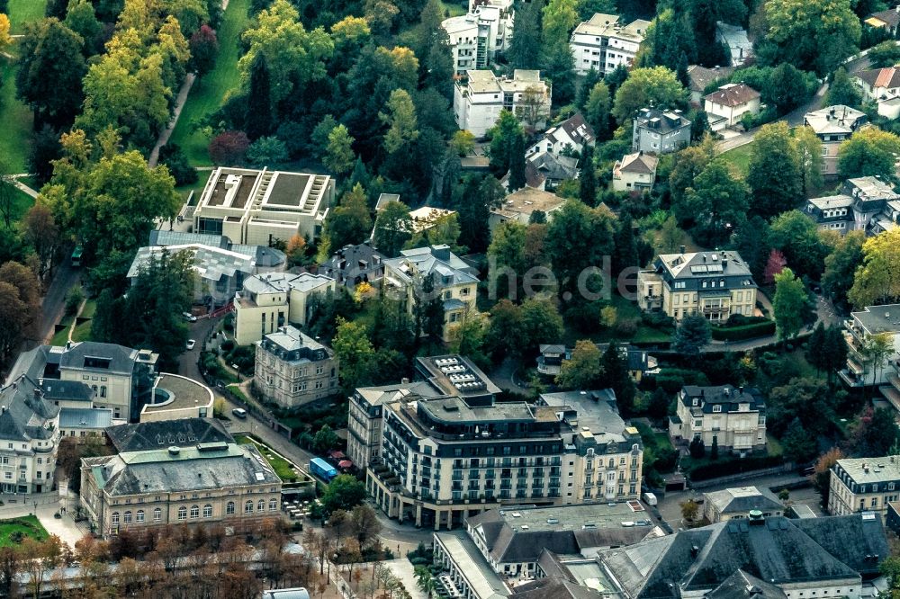 Baden-Baden von oben - Wohn- und Geschäftshaus Viertel in Baden-Baden im Bundesland Baden-Württemberg, Deutschland