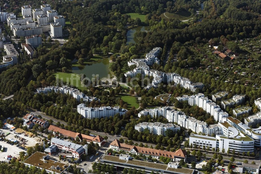 Luftaufnahme München - Wohn- und Geschäftshaus Viertel zwischen Hansastraße und Siegenburger Straße im Ortsteil Sendling-Westpark in München im Bundesland Bayern, Deutschland