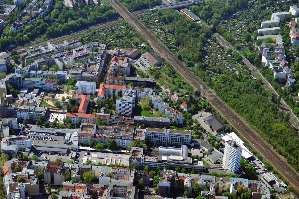 Luftbild Berlin - Wohn- und Geschäftsviertel Heilbronner Straße am S-Bahnhof Westkreuz im Ortsteil Halensee von Berlin