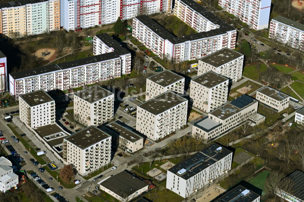 Luftaufnahme Berlin - Wohnanlage an der Karl-Holtz-Straße im Ortsteil Marzahn in Berlin, Deutschland