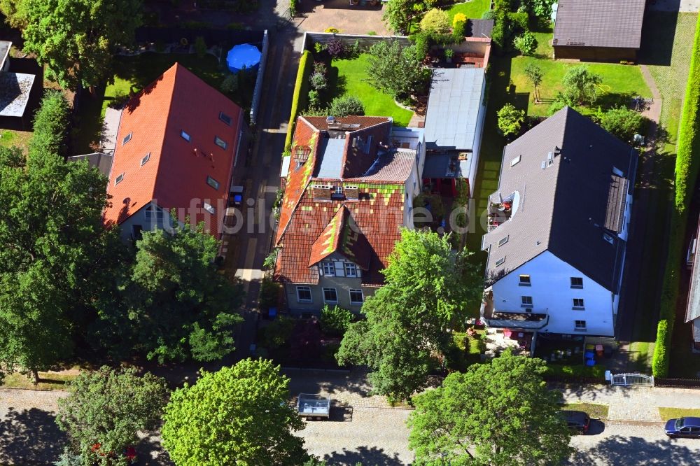 Luftbild Berlin - Wohngebiet einer Einfamilienhaus an der Müllerstraße im Ortsteil Mahlsdorf in Berlin, Deutschland