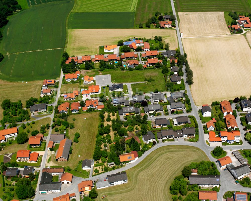 Luftaufnahme Alberer - Wohngebiet einer Einfamilienhaus- Siedlung in Alberer im Bundesland Bayern, Deutschland