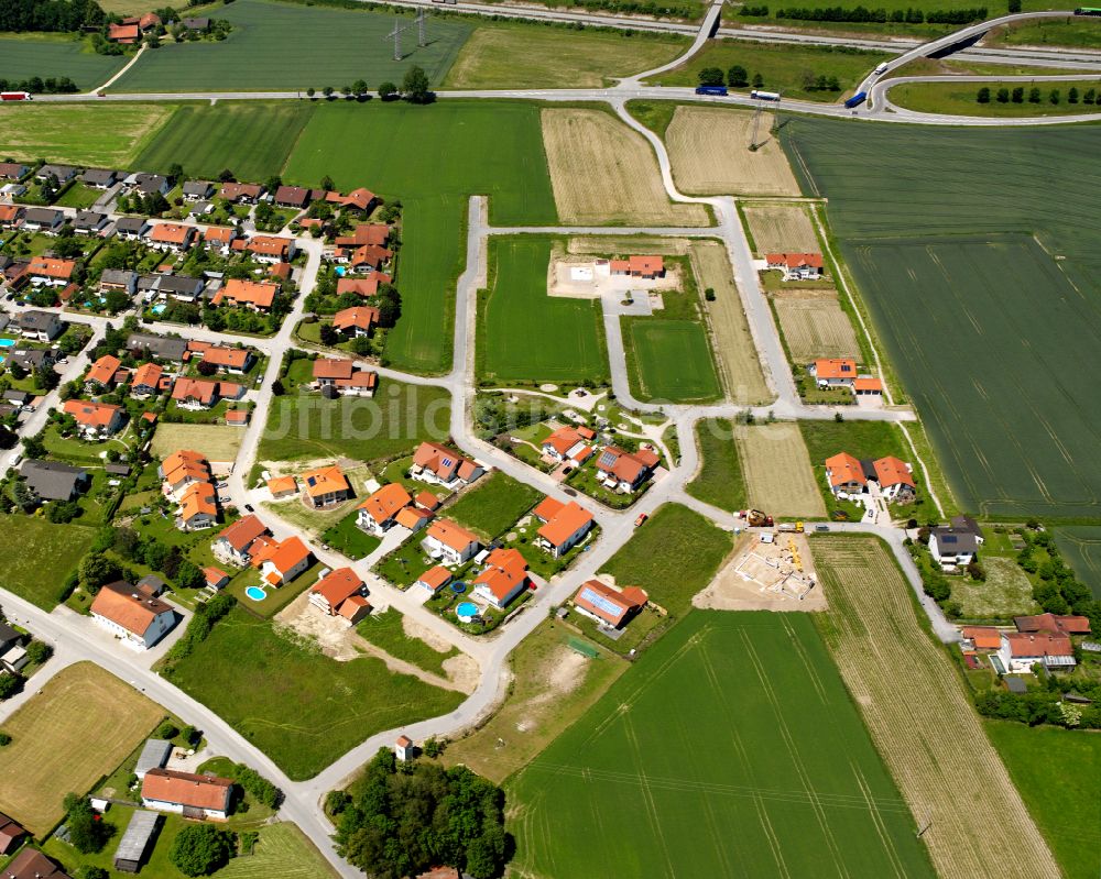 Luftaufnahme Alzgern - Wohngebiet einer Einfamilienhaus- Siedlung in Alzgern im Bundesland Bayern, Deutschland