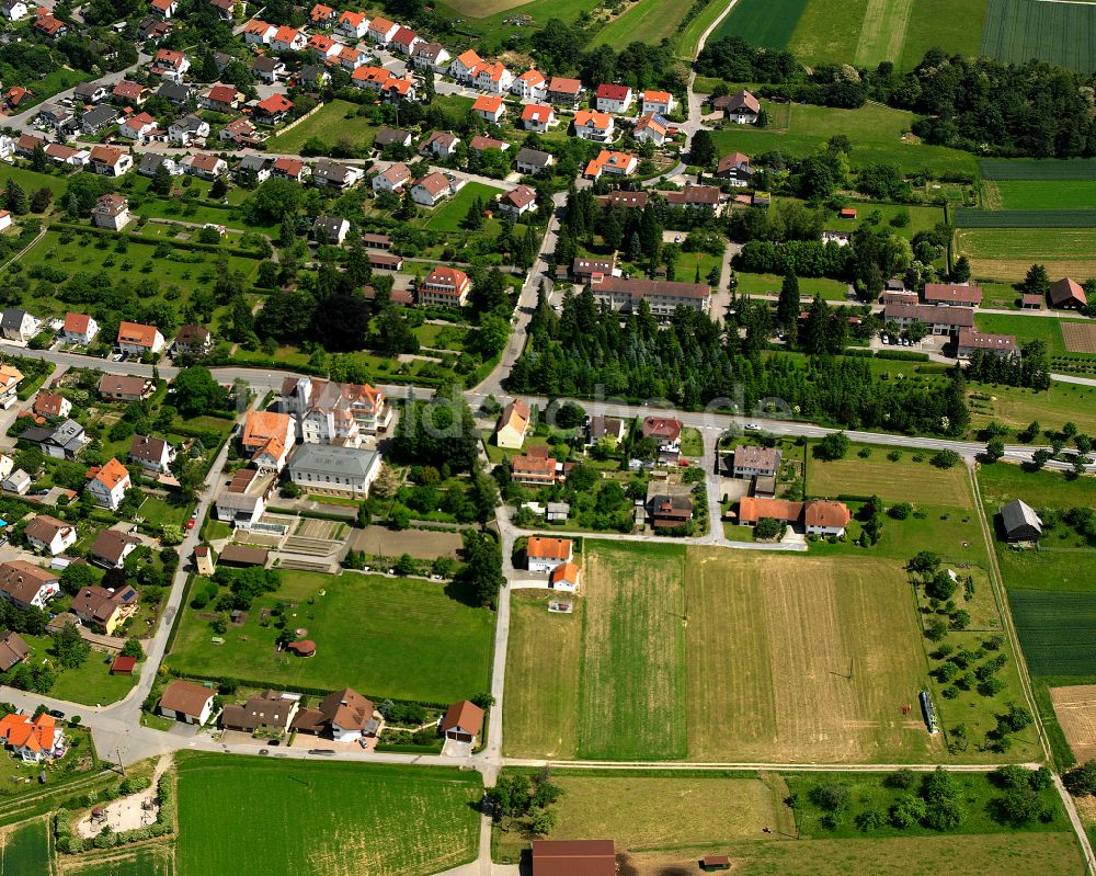 Luftaufnahme Bad Liebenzell - Wohngebiet einer Einfamilienhaus- Siedlung in Bad Liebenzell im Bundesland Baden-Württemberg, Deutschland