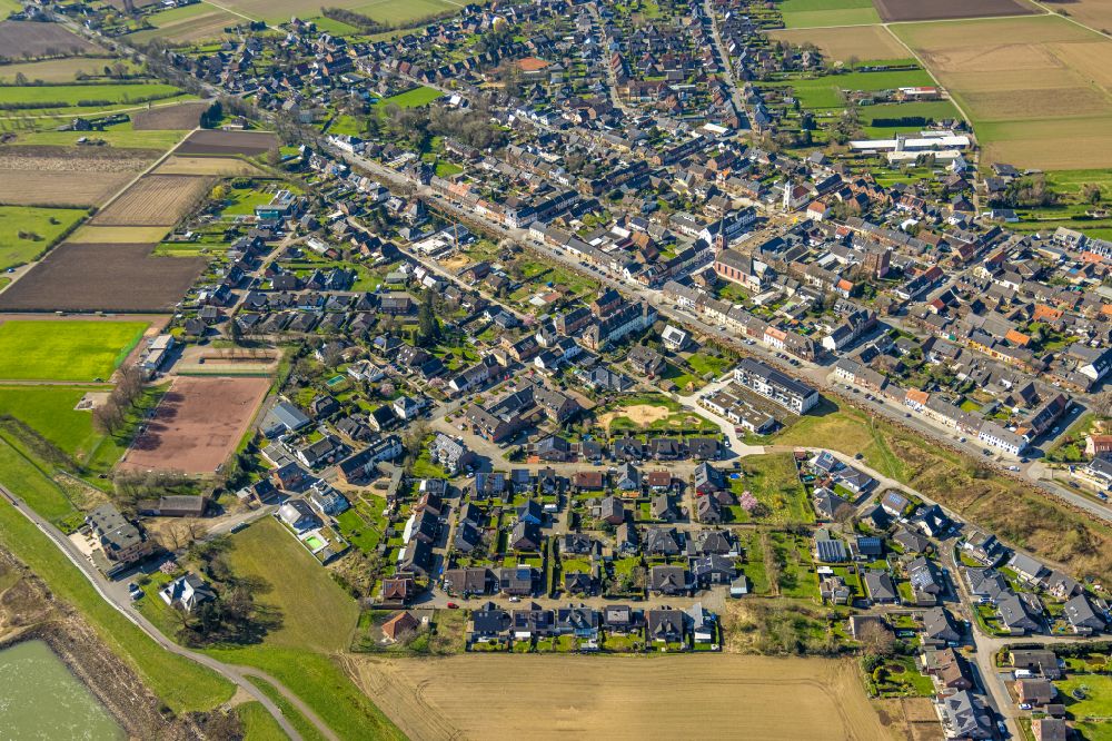Büderich von oben - Wohngebiet einer Einfamilienhaus- Siedlung in Büderich im Bundesland Nordrhein-Westfalen, Deutschland