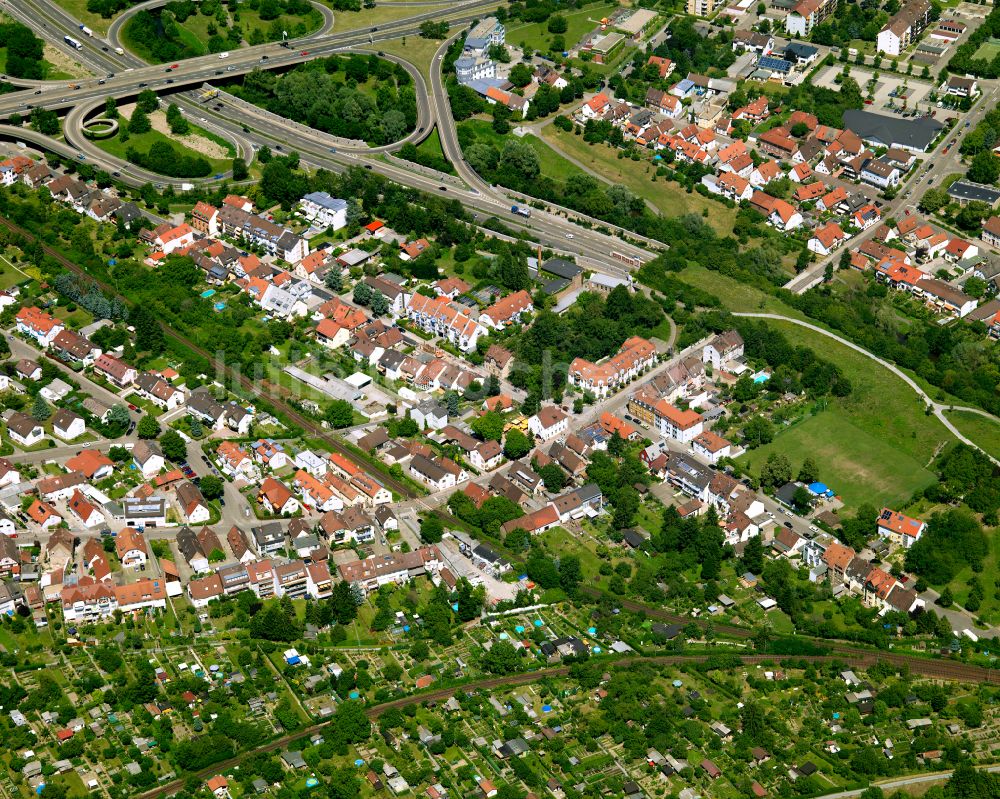 Beiertheim - Bulach von oben - Wohngebiet einer Einfamilienhaus- Siedlung in Beiertheim - Bulach im Bundesland Baden-Württemberg, Deutschland