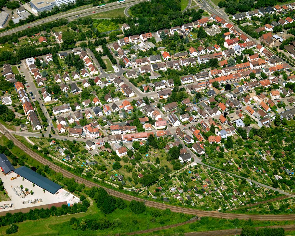 Beiertheim - Bulach aus der Vogelperspektive: Wohngebiet einer Einfamilienhaus- Siedlung in Beiertheim - Bulach im Bundesland Baden-Württemberg, Deutschland