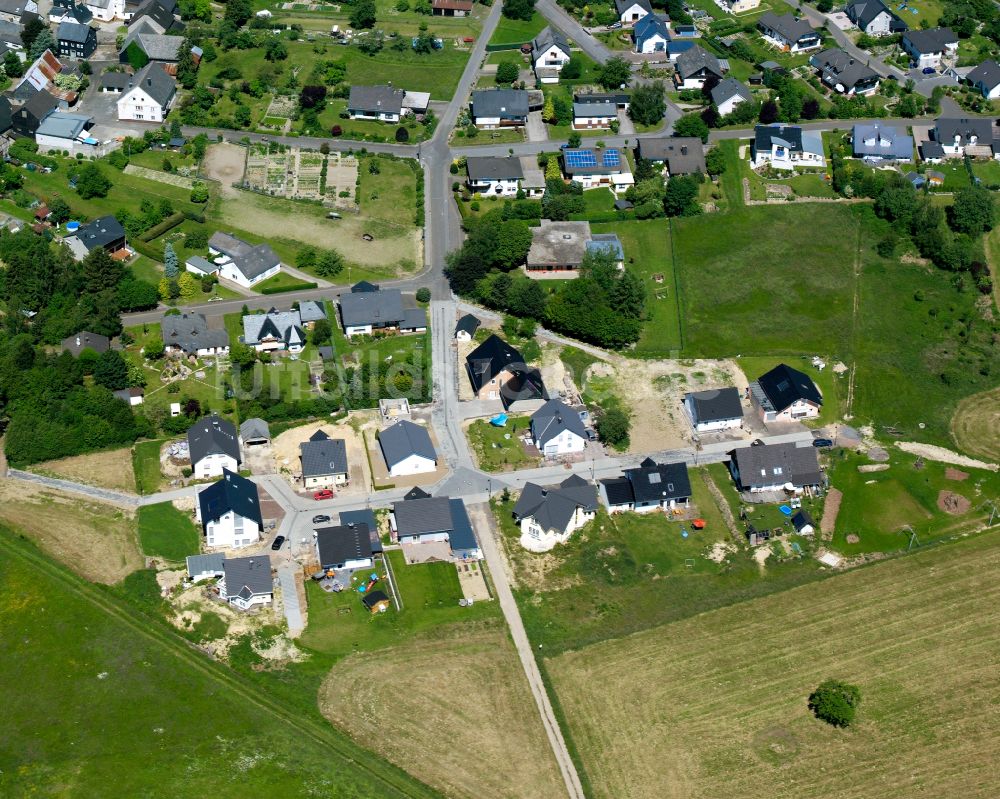 Luftaufnahme Bell (Hunsrück) - Wohngebiet einer Einfamilienhaus- Siedlung in Bell (Hunsrück) im Bundesland Rheinland-Pfalz, Deutschland