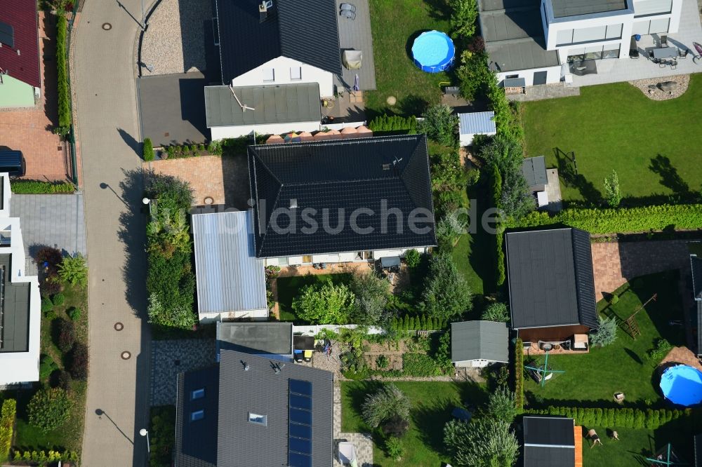 Luftbild Magdeburg - Wohngebiet einer Einfamilienhaus- Siedlung Am Birnengarten - Mirabellenweg im Ortsteil Ottersleben in Magdeburg im Bundesland Sachsen-Anhalt, Deutschland