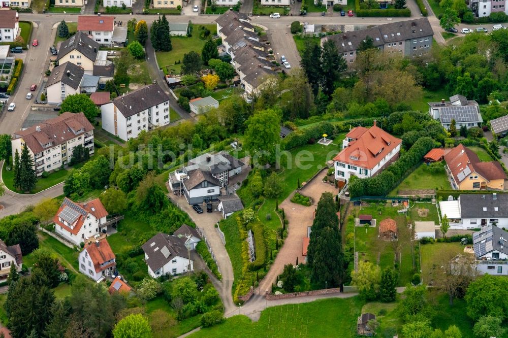Ettenheim aus der Vogelperspektive: Wohngebiet einer Einfamilienhaus- Siedlung Am Blumenberg in Ettenheim im Bundesland Baden-Württemberg, Deutschland