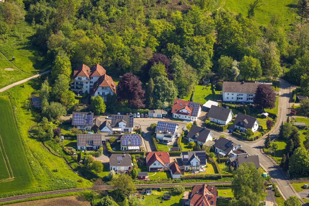 Luftaufnahme Bruchhausen - Wohngebiet einer Einfamilienhaus- Siedlung in Bruchhausen im Bundesland Nordrhein-Westfalen, Deutschland