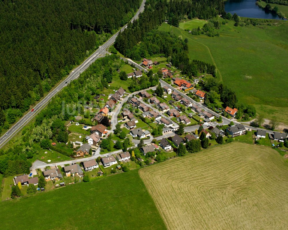 Luftaufnahme Buntenbock - Wohngebiet einer Einfamilienhaus- Siedlung in Buntenbock im Bundesland Niedersachsen, Deutschland