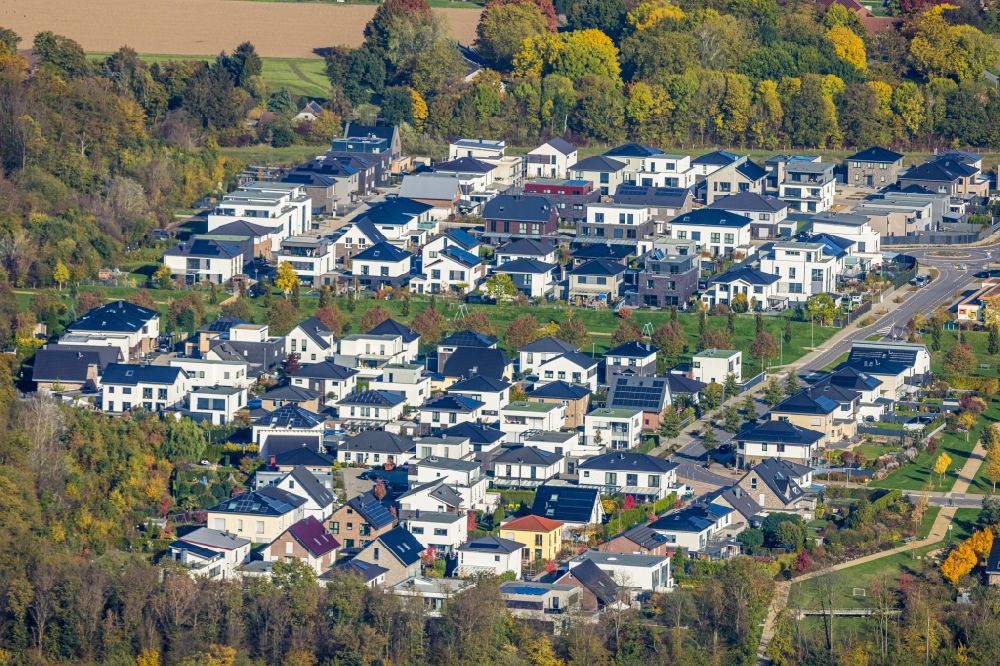 Luftaufnahme Neukirchen-Vluyn - Wohngebiet der Einfamilienhaus- Siedlung Dicksche Heide in Neukirchen-Vluyn im Bundesland Nordrhein-Westfalen