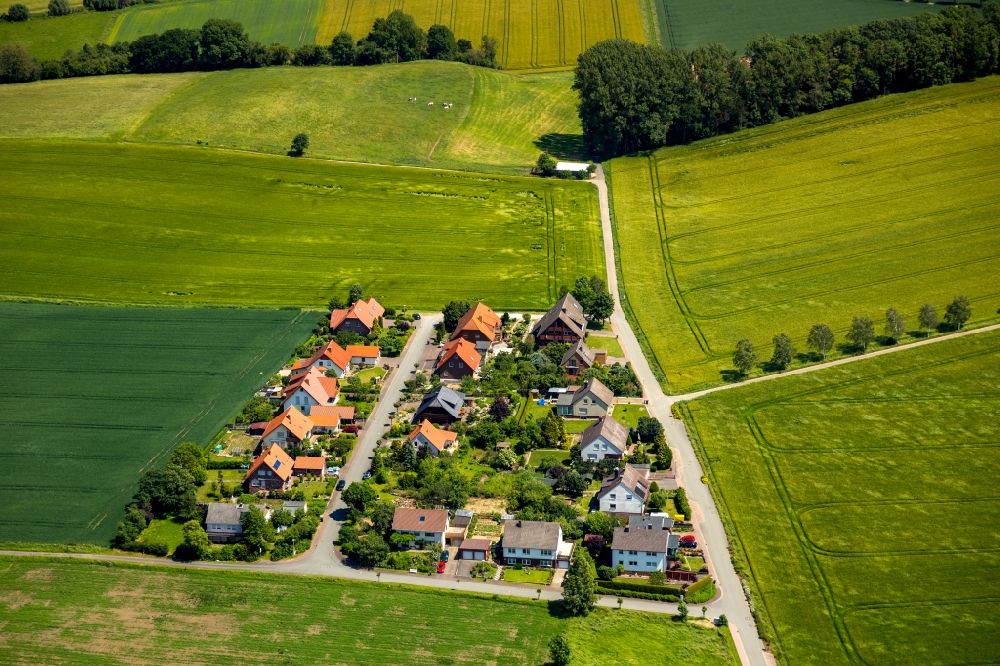 Luftbild Diemelstadt - Wohngebiet einer Einfamilienhaus- Siedlung in Diemelstadt im Bundesland Hessen, Deutschland