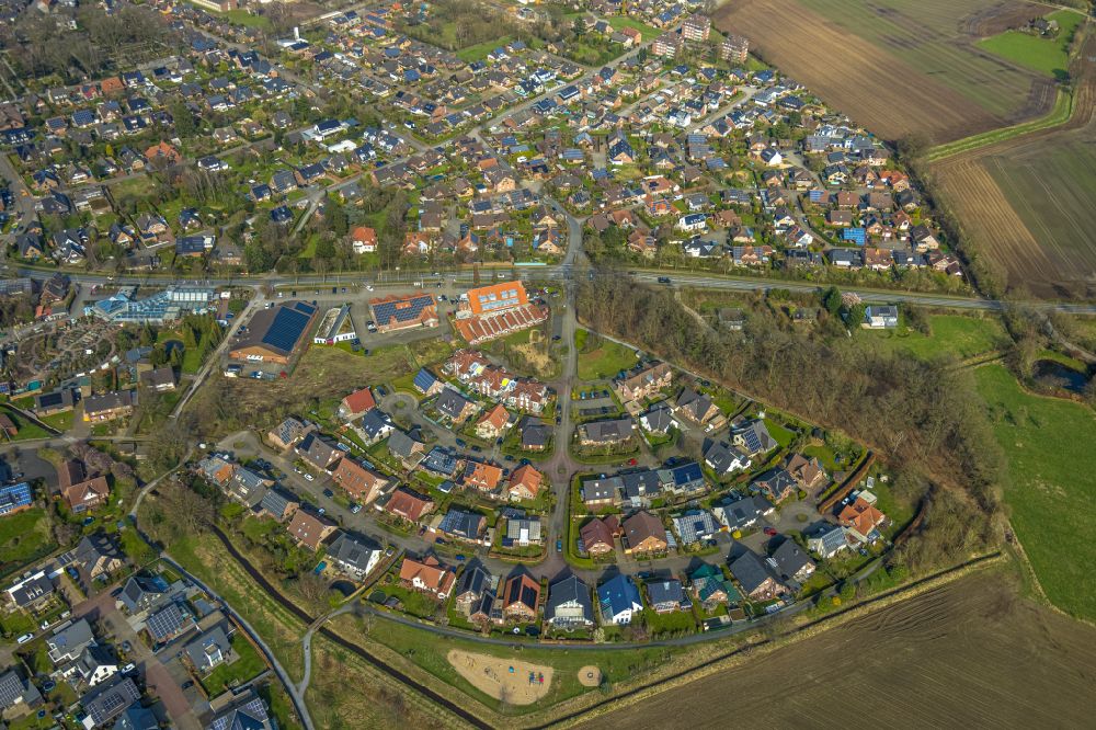 Dingden aus der Vogelperspektive: Wohngebiet einer Einfamilienhaus- Siedlung in Dingden im Bundesland Nordrhein-Westfalen, Deutschland