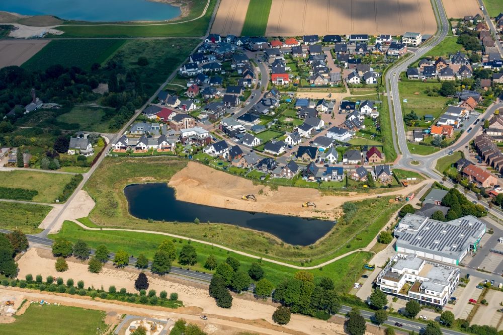Luftbild Xanten - Wohngebiet einer Einfamilienhaus- Siedlung Am Dornbogen in Xanten im Bundesland Nordrhein-Westfalen, Deutschland
