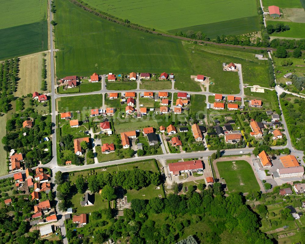 Drübeck von oben - Wohngebiet einer Einfamilienhaus- Siedlung in Drübeck im Bundesland Sachsen-Anhalt, Deutschland