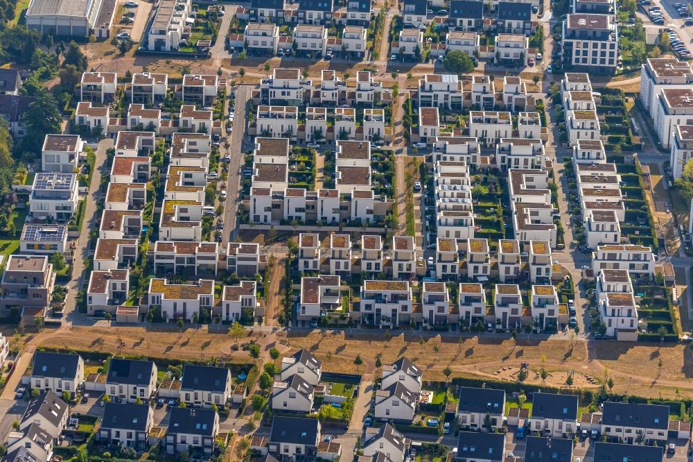 Luftbild Düsseldorf - Wohngebiet einer Einfamilienhaus- Siedlung in Düsseldorf im Bundesland Nordrhein-Westfalen, Deutschland