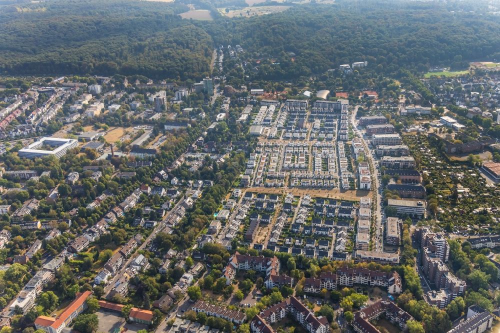 Luftaufnahme Düsseldorf - Wohngebiet einer Einfamilienhaus- Siedlung in Düsseldorf im Bundesland Nordrhein-Westfalen, Deutschland
