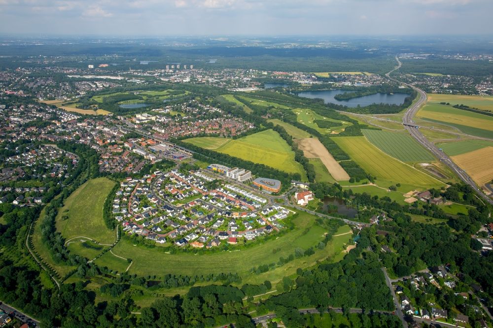 Duisburg von oben - Wohngebiet einer Einfamilienhaus- Siedlung in Duisburg im Bundesland Nordrhein-Westfalen