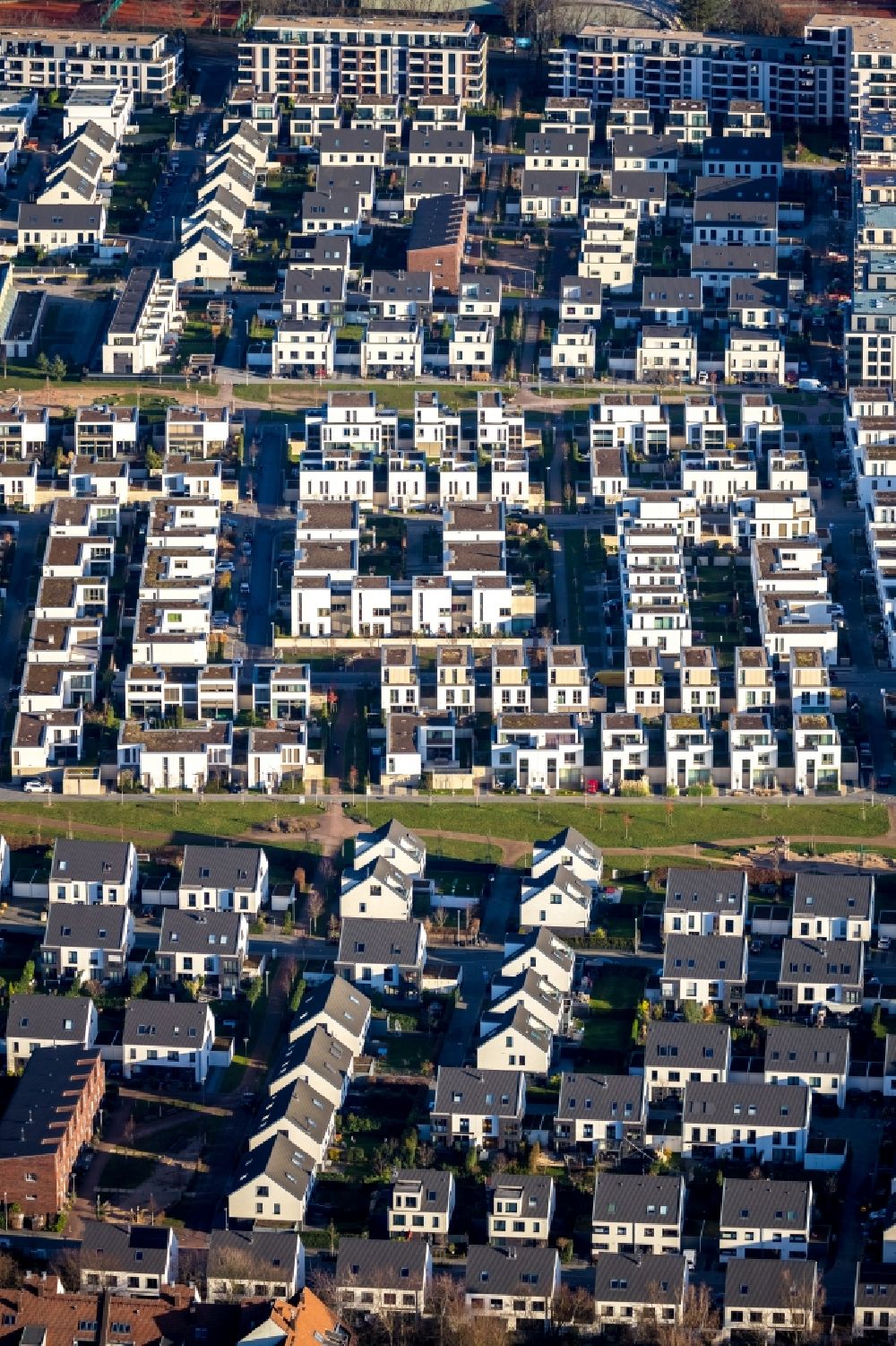 Luftbild Düsseldorf - Wohngebiet einer Einfamilienhaus- Siedlung Eichengrund - Am Nußbaum - Haselnußweg in Düsseldorf im Bundesland Nordrhein-Westfalen, Deutschland