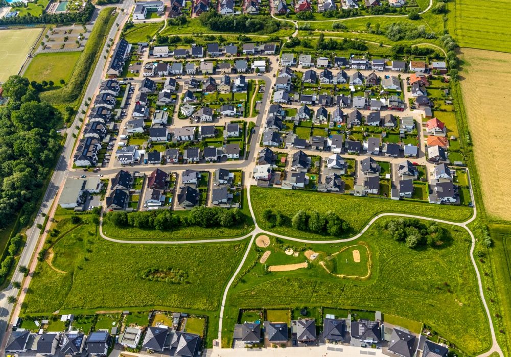 Luftaufnahme Soest - Wohngebiet einer Einfamilienhaus- Siedlung entlang des Ardeyweg in Soest im Bundesland Nordrhein-Westfalen, Deutschland