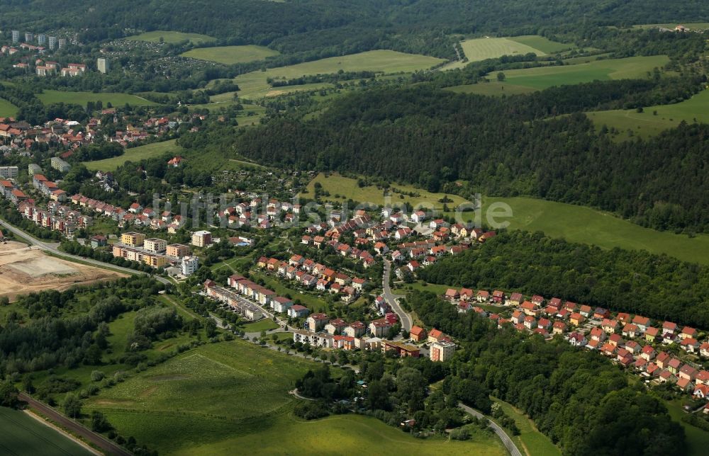 Luftaufnahme Jena - Wohngebiet einer Einfamilienhaus- Siedlung entlang der Carl-Orff-Straße im Ortsteil Zwätzen in Jena im Bundesland Thüringen, Deutschland