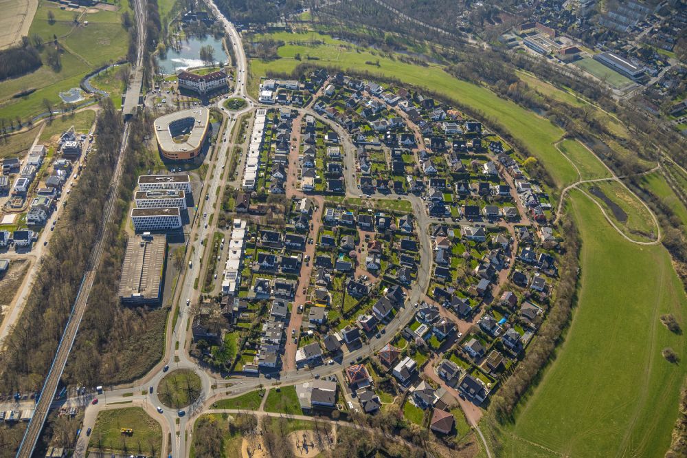 Luftbild Duisburg - Wohngebiet einer Einfamilienhaus- Siedlung entlang der Heinz-Trökes-Straße - Johannes-Molzahn-Straße in Duisburg im Bundesland Nordrhein-Westfalen, Deutschland