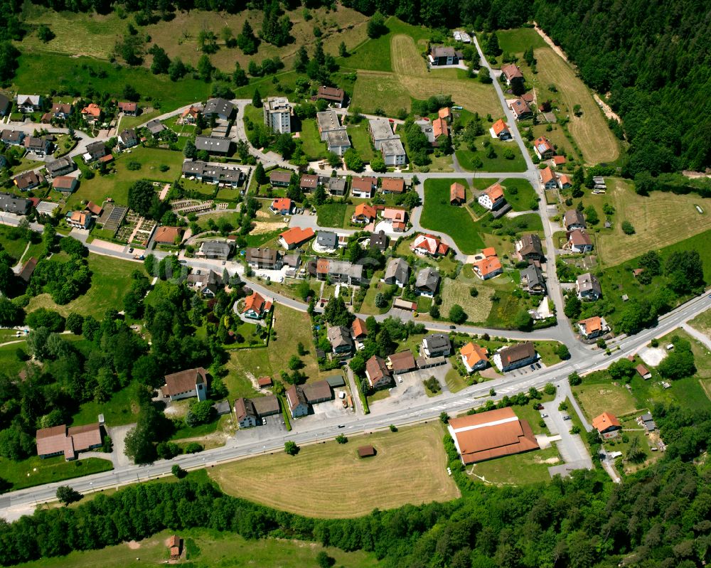 Luftaufnahme Enzklösterle - Wohngebiet einer Einfamilienhaus- Siedlung in Enzklösterle im Bundesland Baden-Württemberg, Deutschland