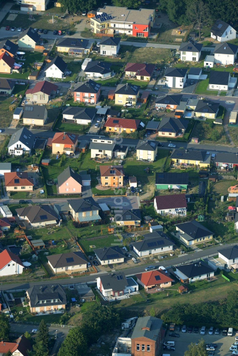 Luftbild Erkner - Wohngebiet einer Einfamilienhaus- Siedlung am Flakenseeweg in Erkner im Bundesland Brandenburg