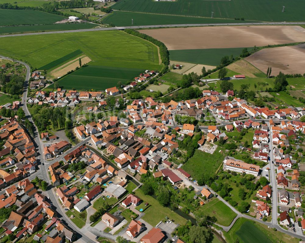 Gernrode von oben - Wohngebiet einer Einfamilienhaus- Siedlung in Gernrode im Bundesland Thüringen, Deutschland