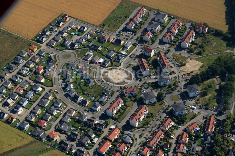 Großziethen von oben - Wohngebiet einer Einfamilienhaus- Siedlung in Großziethen im Bundesland Brandenburg