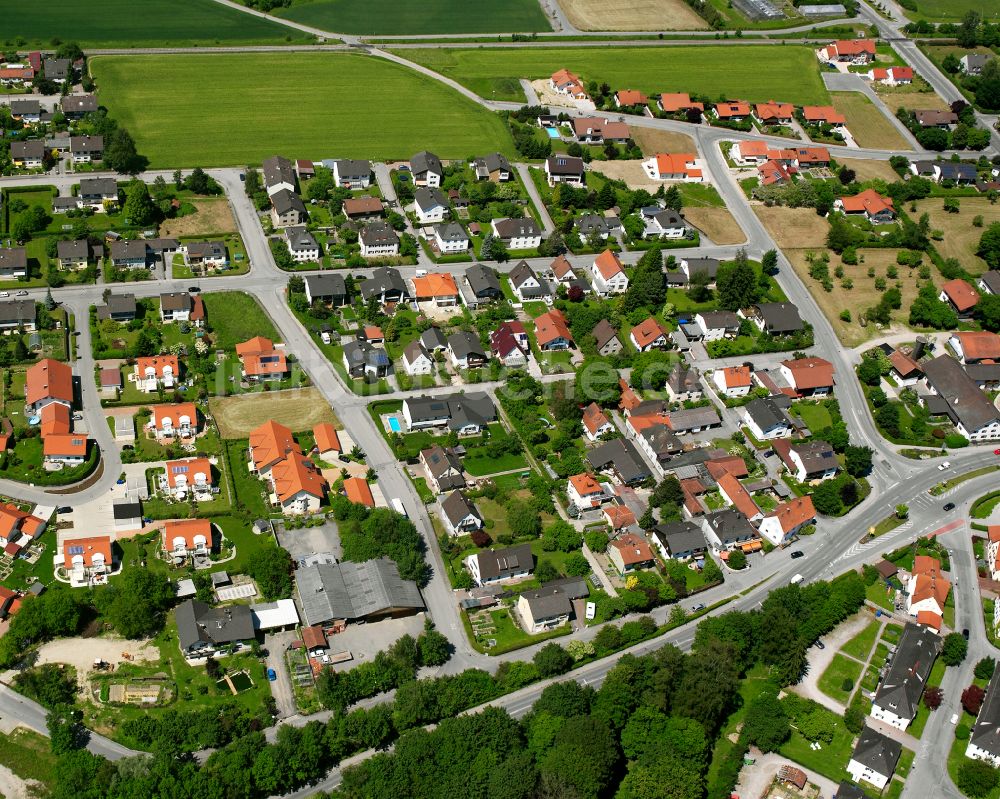 Höchfelden von oben - Wohngebiet einer Einfamilienhaus- Siedlung in Höchfelden im Bundesland Bayern, Deutschland