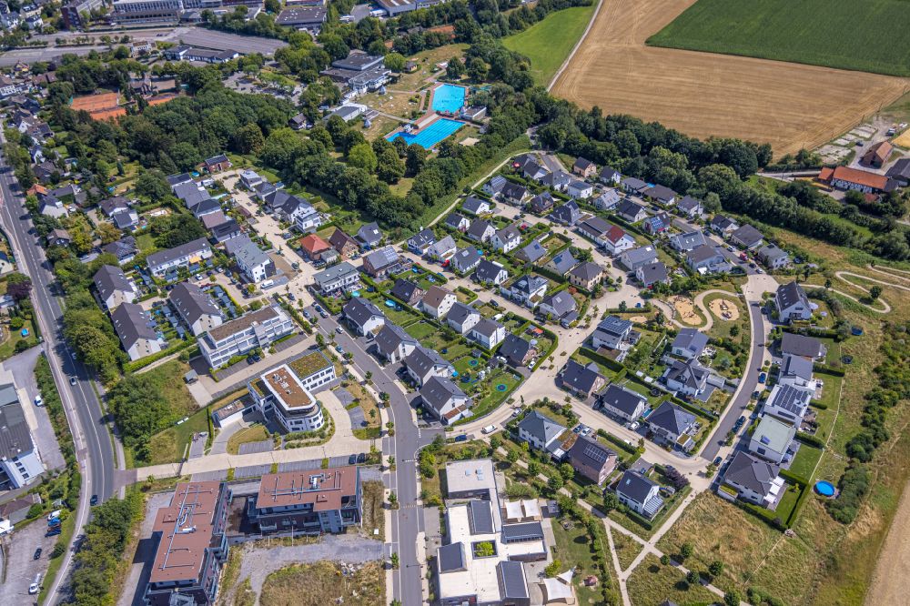 Heiligenhaus aus der Vogelperspektive: Wohngebiet einer Einfamilienhaus- Siedlung in Heiligenhaus im Bundesland Nordrhein-Westfalen, Deutschland